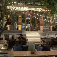 The glass house ร้านอาหารติดชายหาดวงศ์อมาตย์