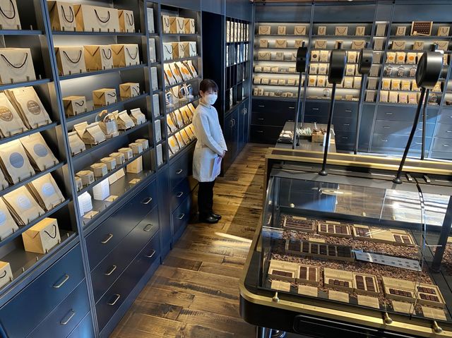 東京・日本橋。クリスマスショコラを贅沢に楽しむ『LE CHOCOLAT ALAIN DUCASSE 東京工房』