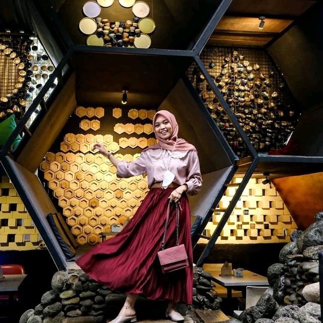 NARUNA SPACE CAFE SALATIGA NARUNA SPACE CAFE SALATIGA