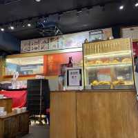 《台北》雙月食品社 青島店！