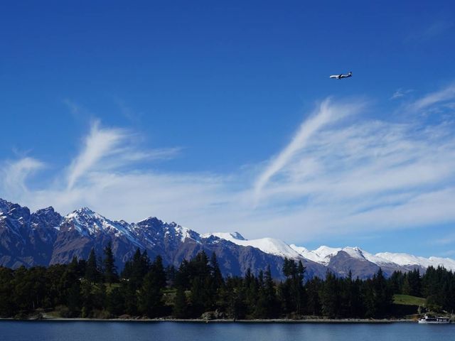 Plane spotting along the lake