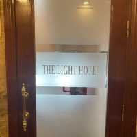 THE LIGHT HOTEL HANOI ...โรงเเรมใจกลางเมืองฮานอย