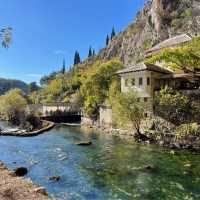 Blagaj Tekija - 緊鄰崖壁旁的修道院