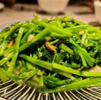 活蝦和熱炒都不錯吃的百家班活蝦料理😘