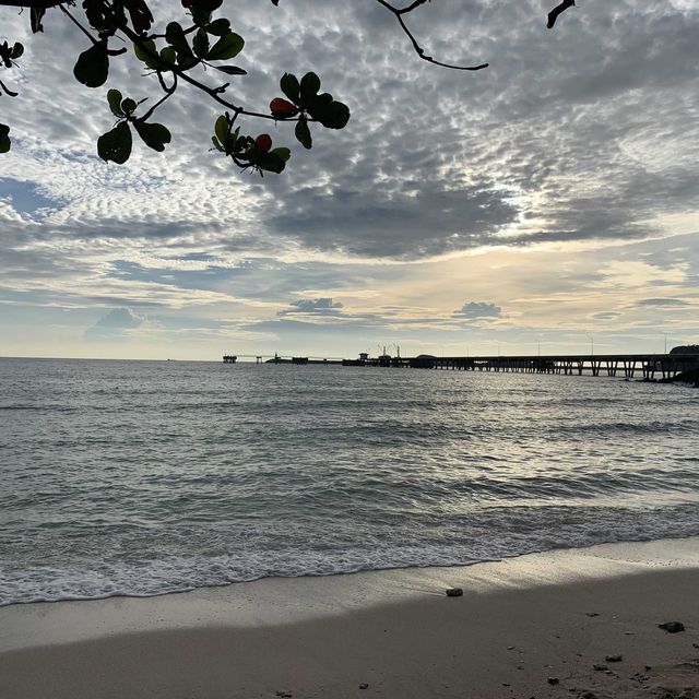หาดนางรำ อ.สัตหีบ จ.ชลบุรี