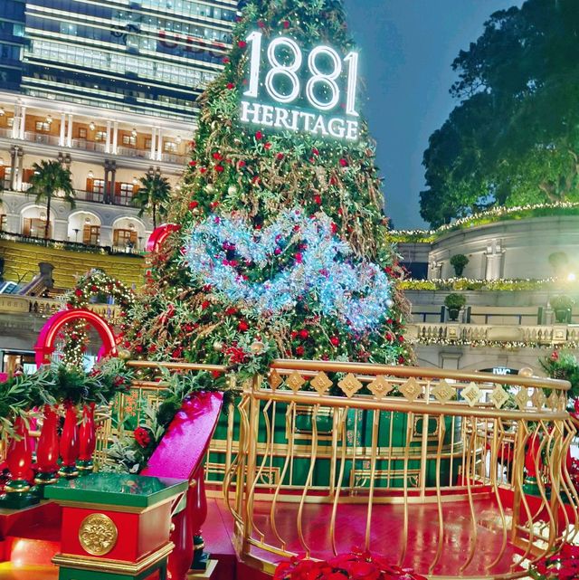 Merry X'Mas at 1881 Heritage !