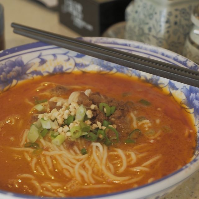 歌賦街隱蔽上海菜，午市套餐很豐富 