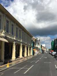 เดินชิลล์ชมวิวตึกที่ย่านเมืองเก่าของภูเก็ต