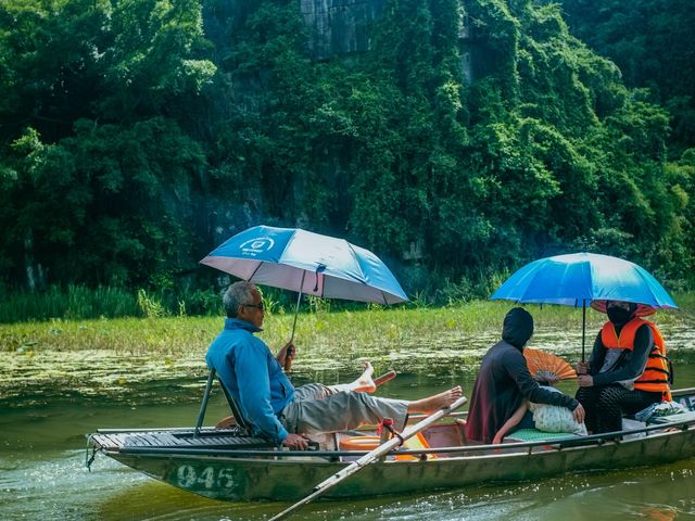 beautiful river cruise in tam coc