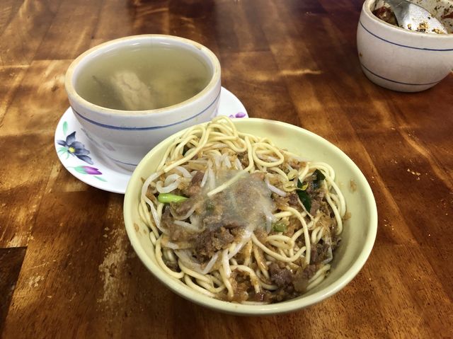臺中北屯 特色小吃 東來瓷筒米糕(中清店)
