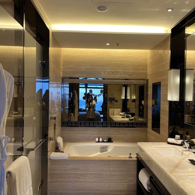 the ritz carlton hongkong 超高質嘅酒店😆