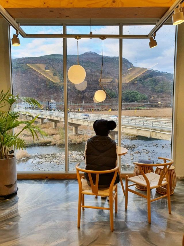 단장천 보며 힐링하는 밀양카페 리플유☕️