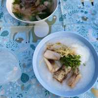 ร้านโจ๊กเจ๊ออย ตลาดเช้าอัศวิน