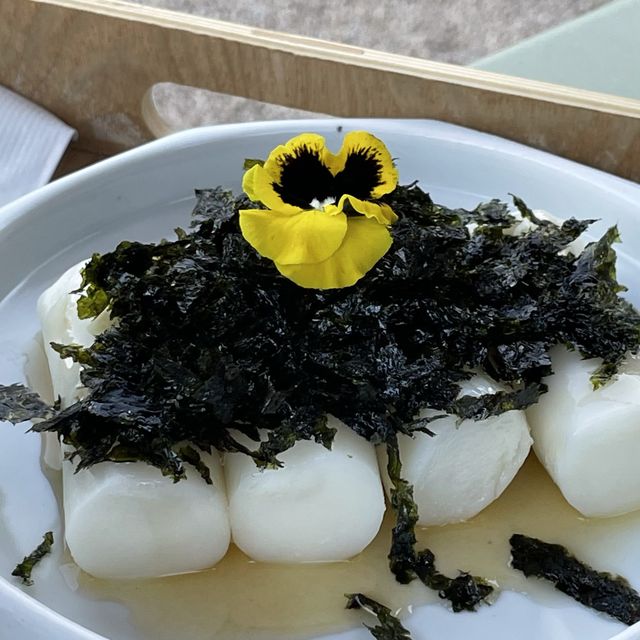 고즈넉한 은평한옥마을이 한눈에 보이는 카페, 1인1잔 ᴗ̈ 