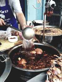 ขาหมูย่านบางรัก ร้านนี้เด็ด
