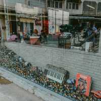 คาเฟ่ออฟฟิตยุค 80s