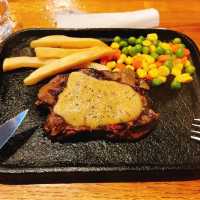 諏訪湖を見ながらステーキ🥩