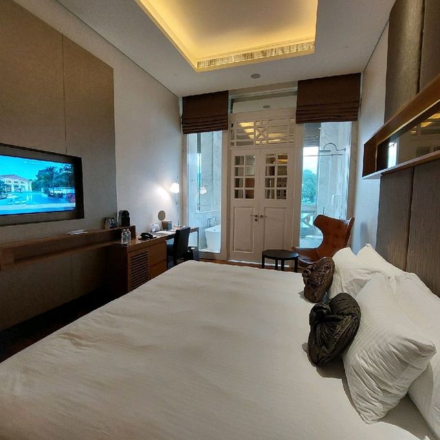 Fort Canning Hotel deluxe room