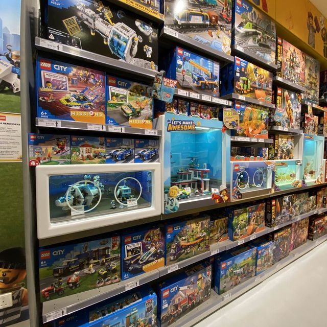 LEGO store, ION Orchard