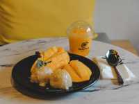 ร้าน Yellow yours cafe’