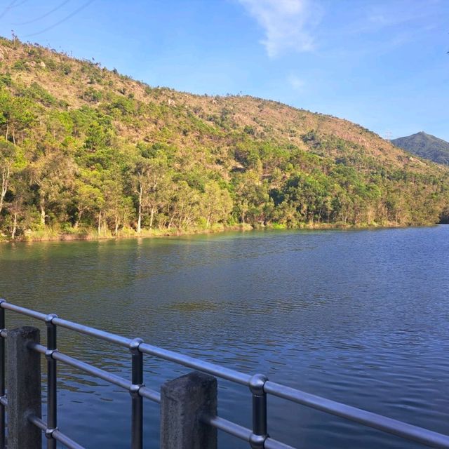 彩虹欄杆/藍地水塘半日遊🌈💧💧