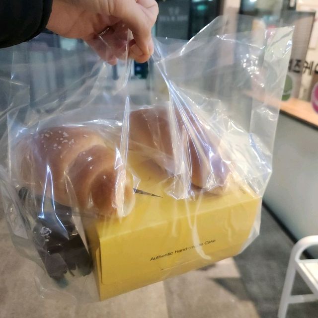 韓国/ソウル 地元で愛されるチーズケーキ屋さん ATO