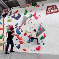 大小M顯出佢哋第一次 玩徒手攀石Bouldering