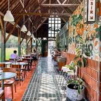 Beautiful Cafe & Resto in the Rice Fields