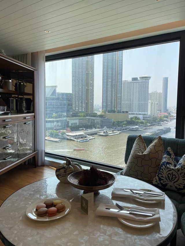Bangkok Must-Stay Hotel Recommendation | Mandarin Oriental Bangkok with Superb Night View
