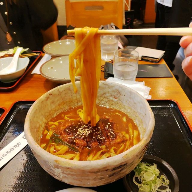 愛知県！名古屋グルメの味噌かつきしめん