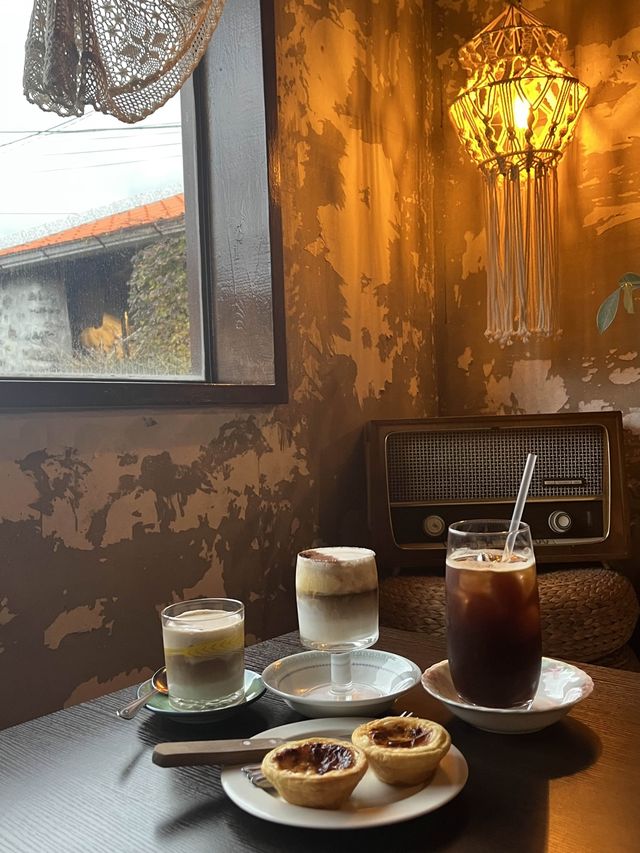 제주도 돌담 시골 뷰를 감상할 수 있는 애월 골목카페 옥수🍊