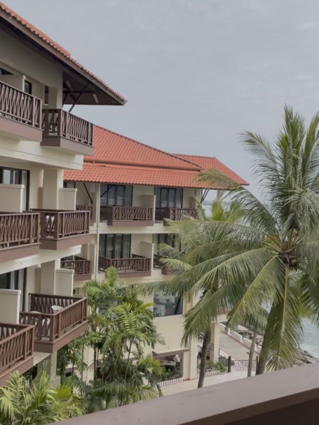 Feeling luxurious by the sea 