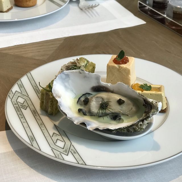 The Drawing Room at St Regis Hong Kong afternoon tea