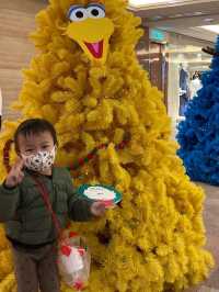 《快閃走入海港城聖誕芝麻街「MERRY STREETMAS」》