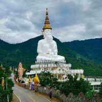 นมัสการ..วัดพระธาตุผาซ่อนแก้ว