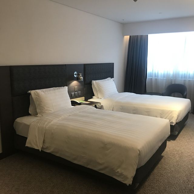 工廈改建的九龍灣君立酒店