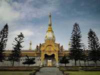 พระมหาเจดีย์ แห่งเมืองอีสาน 