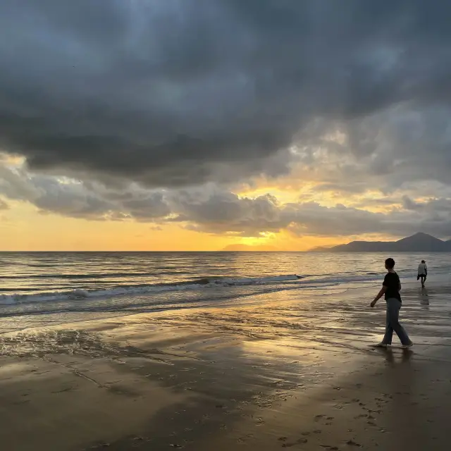 Dawning of a new day by Yorkey’s Beach