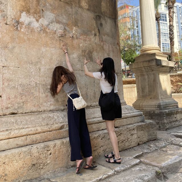 안탈리아에서 찾는 고대 로마 유적🇹🇷 하드리아누스의 문으로! 