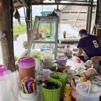 ก๋วยเตี๋ยวริมทางรถไฟ
