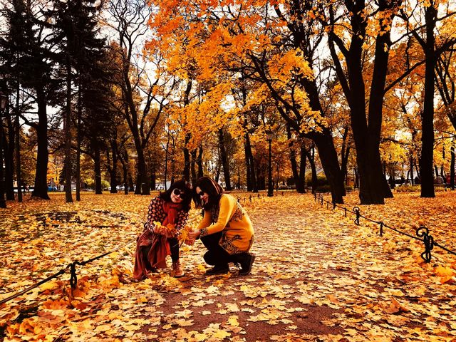 Autumn colors by the Neva River.
