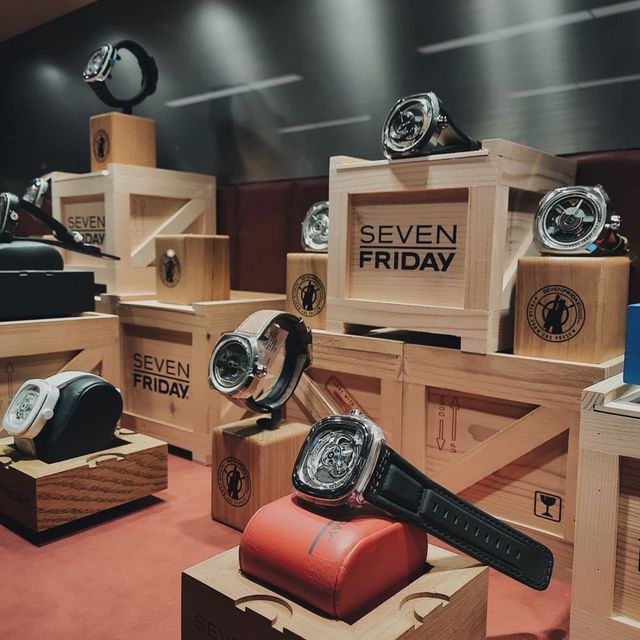 SEVENFRIDAY SPACE MENTENG