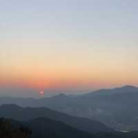 香港日落美景 🌄- 彎曲山 