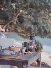ห้องอาหารในถ้ำริมทะเลกับบรรยากาศที่แสนจะโรแมนติก