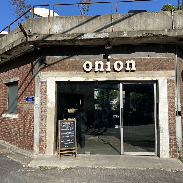 성수동 핫한 베이커리 카페 ‘onion 어니언’