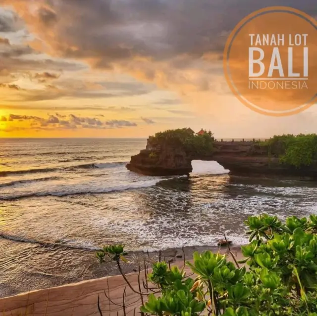 Tanah Lot วัดริมทะเล 🌅 ที่บาหลี 