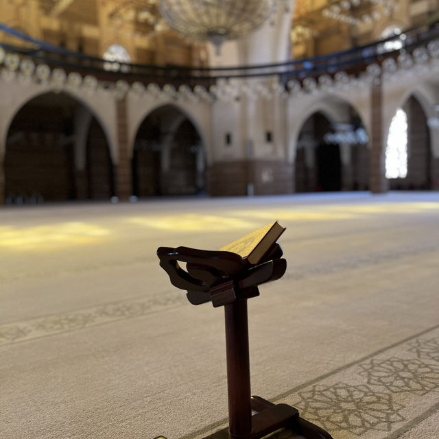 Al Fateh Grand Mosque in Bahrain