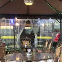 A laid-back outdoor Thai restaurant, great for weekend chilling 