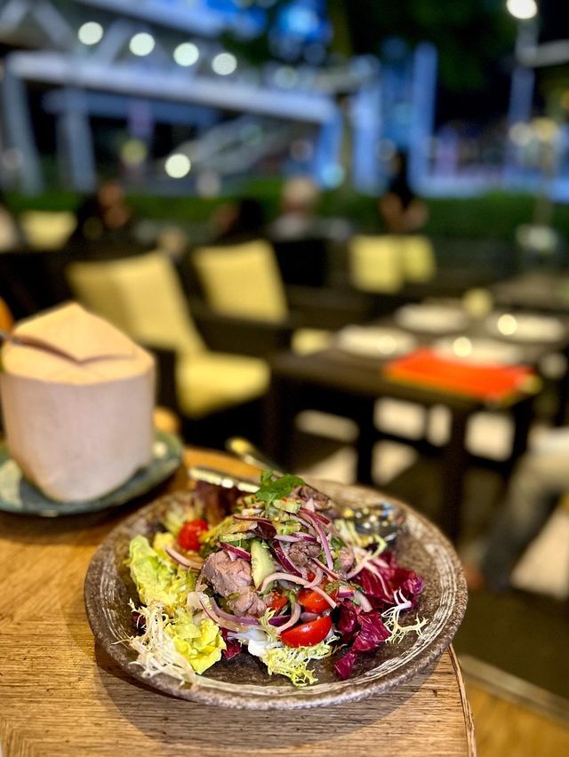 尖東一間泰chill 酒吧海景餐廳🍽🥳
