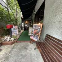 名古屋の老舗洋食店にて　絶品ハンバーグランチ。